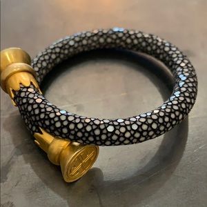 Budhagirl Stingray Wrist Wrap